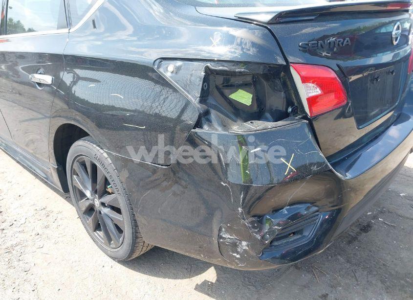 Photo 12 of 2018 Nissan Sentra SR (VIN 3N1AB7AP8JY284569)