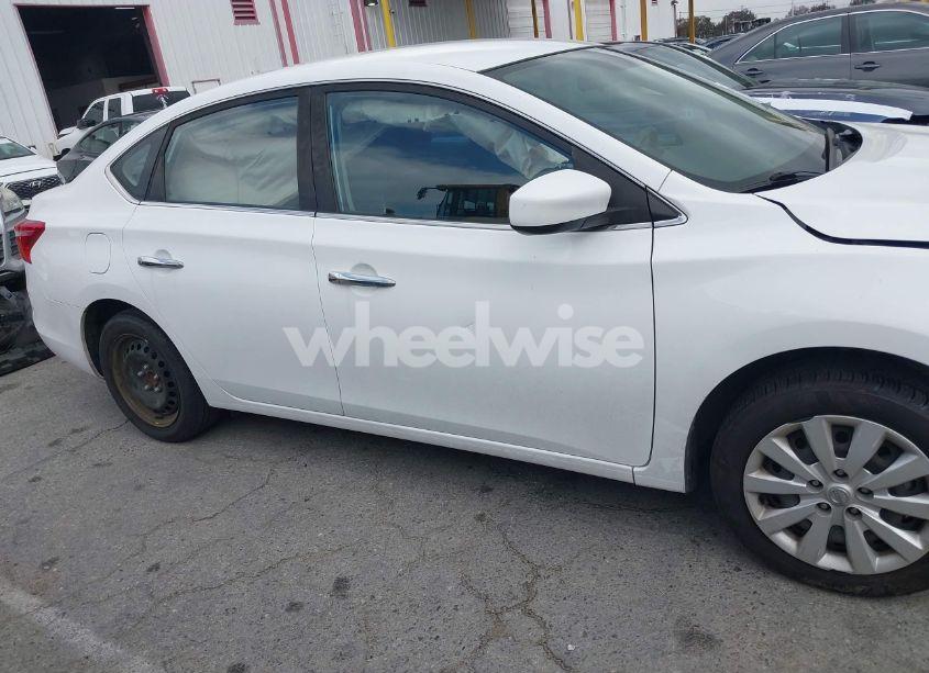 Photo 13 of 2018 Nissan Sentra S (VIN 3N1AB7AP8JY296737)