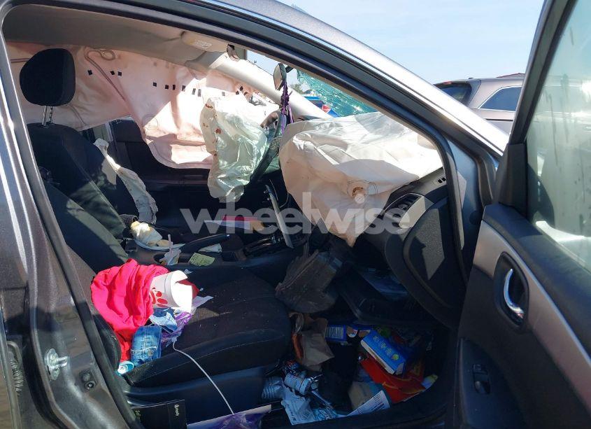 Photo 5 of 2018 Nissan Sentra S (VIN 3N1AB7AP8JY306781)