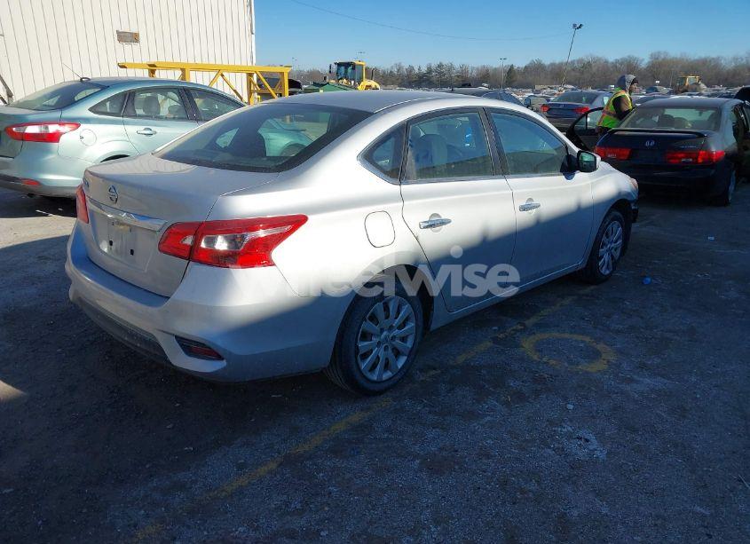 Photo 4 of 2018 Nissan Sentra S (VIN 3N1AB7AP8JY325301)