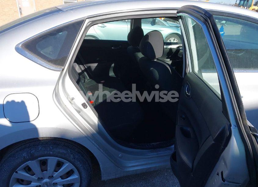 Photo 8 of 2018 Nissan Sentra S (VIN 3N1AB7AP8JY325301)