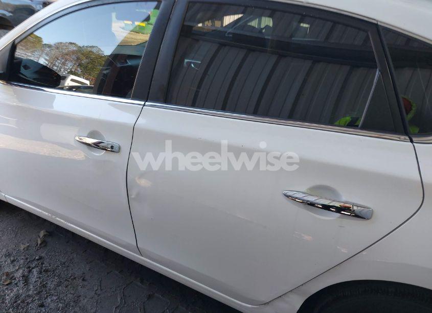 Photo 6 of 2018 Nissan Sentra S (VIN 3N1AB7AP8JY327579)