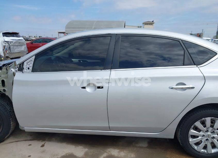 Photo 15 of 2018 Nissan Sentra S (VIN 3N1AB7AP8JY342454)