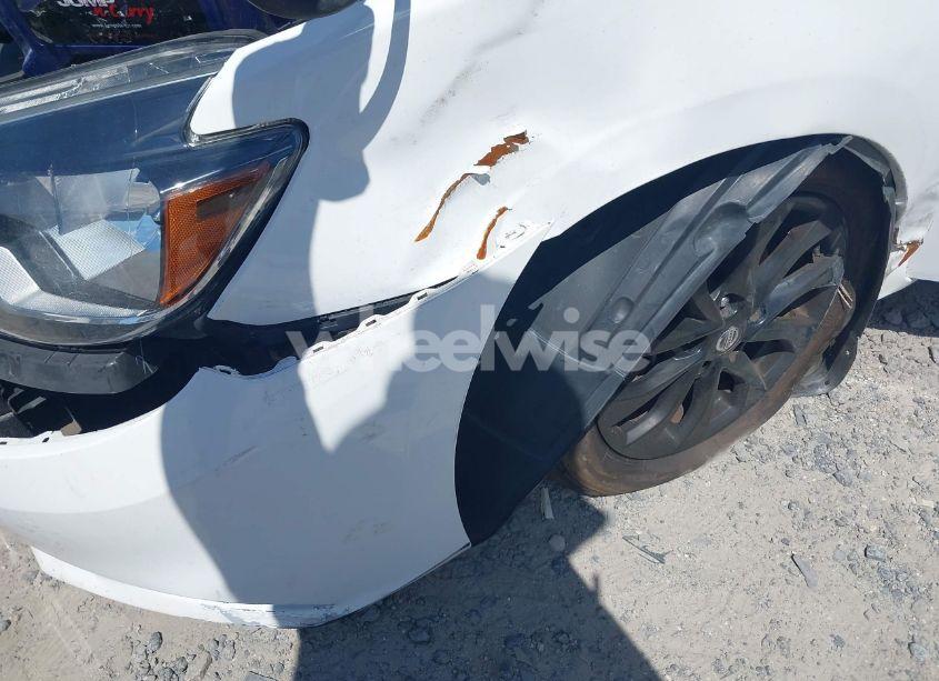 Photo 5 of 2018 Nissan Sentra S (VIN 3N1AB7AP8JY342616)