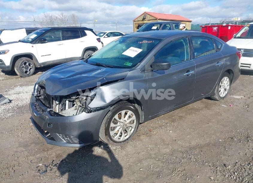 Photo 2 of 2019 Nissan Sentra SV (VIN 3N1AB7AP8KL610076)