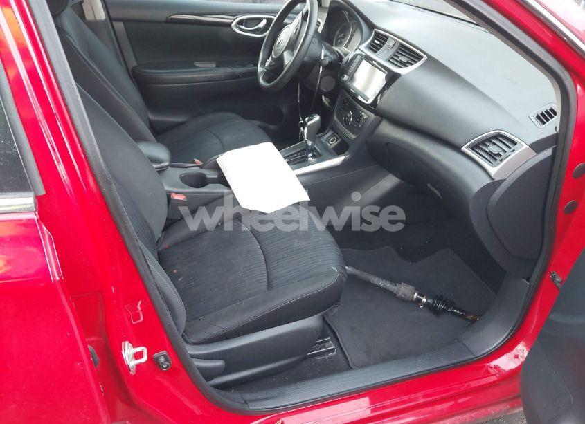 Photo 5 of 2019 Nissan Sentra SV (VIN 3N1AB7AP8KL610689)