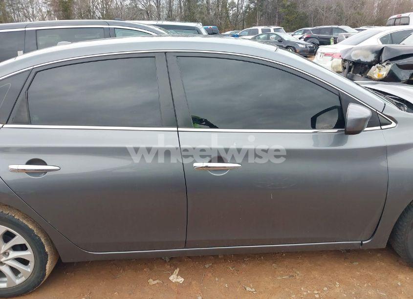 Photo 13 of 2019 Nissan Sentra SV (VIN 3N1AB7AP8KL625340)