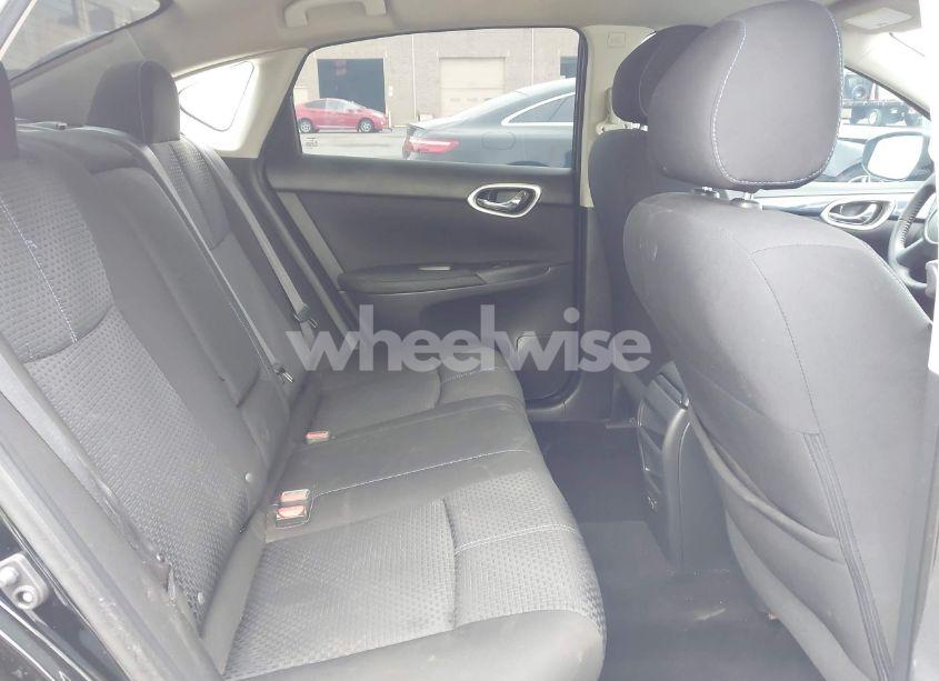 Photo 8 of 2019 Nissan Sentra SR (VIN 3N1AB7AP8KY207847)