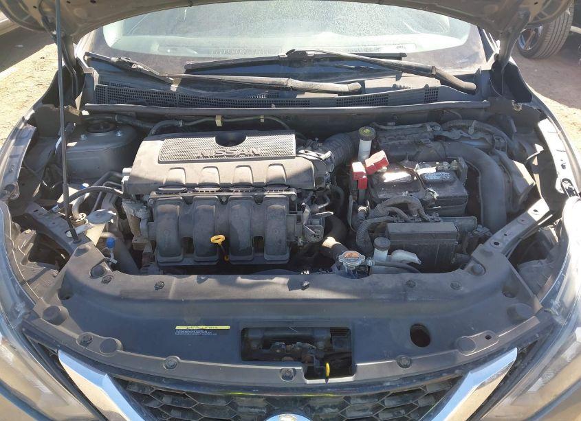 Photo 10 of 2019 Nissan Sentra SR (VIN 3N1AB7AP8KY225118)