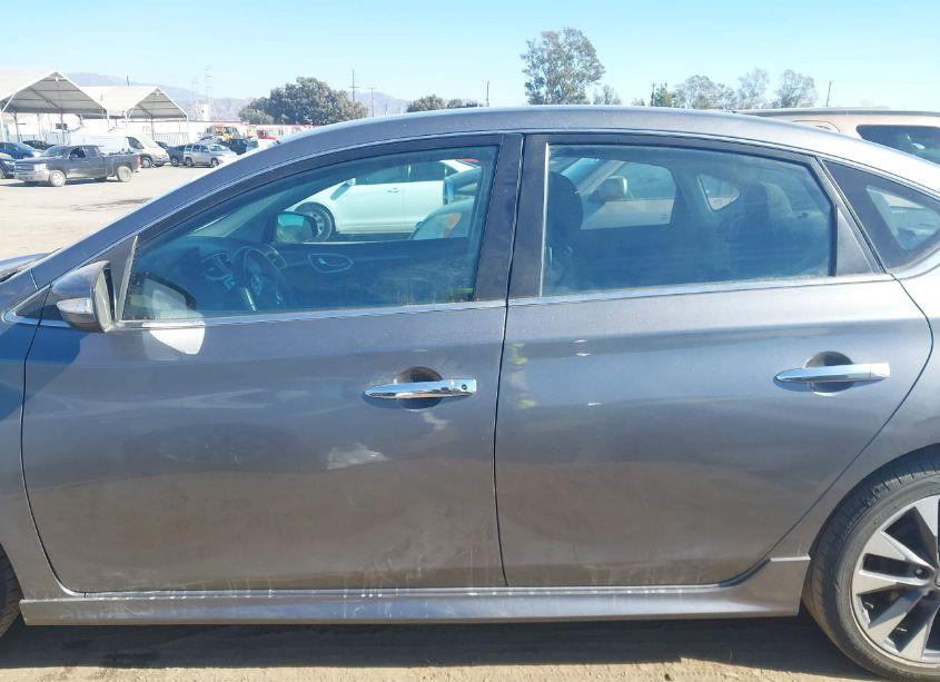 Photo 14 of 2019 Nissan Sentra SR (VIN 3N1AB7AP8KY225118)