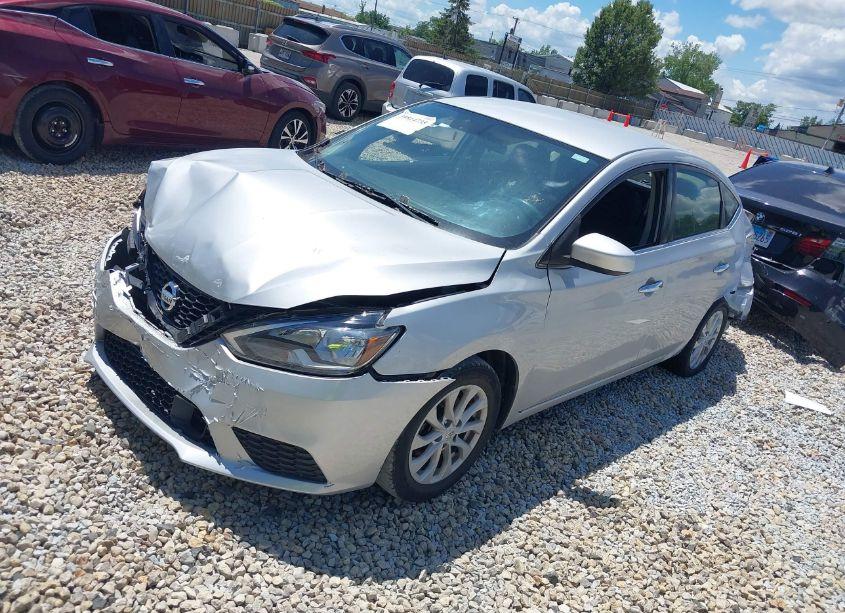 Photo 2 of 2019 Nissan Sentra SV (VIN 3N1AB7AP8KY225944)