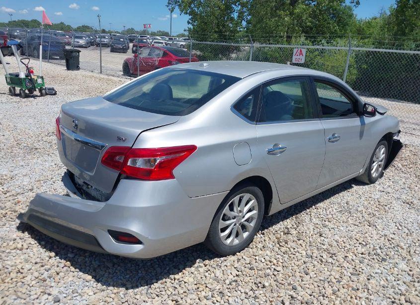 Photo 4 of 2019 Nissan Sentra SV (VIN 3N1AB7AP8KY225944)