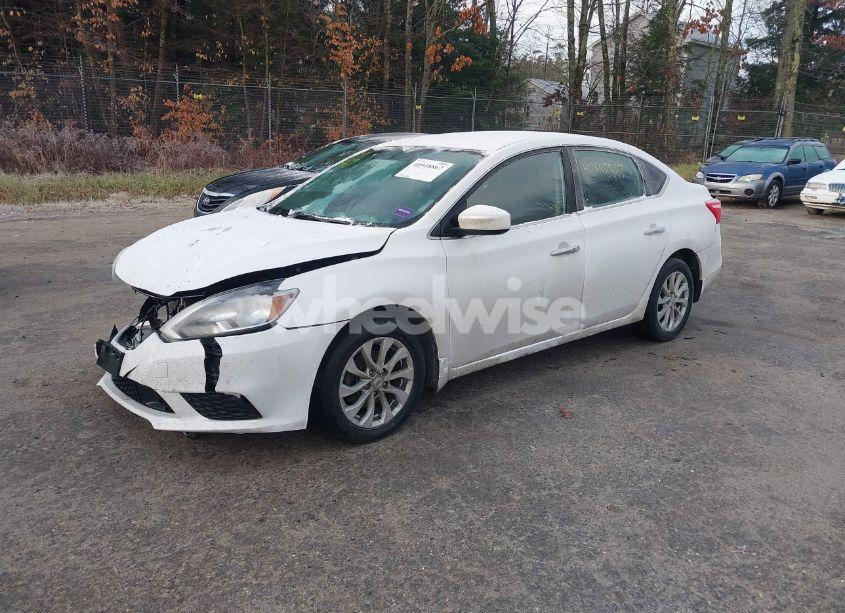 Photo 2 of 2019 Nissan Sentra SV (VIN 3N1AB7AP8KY226110)