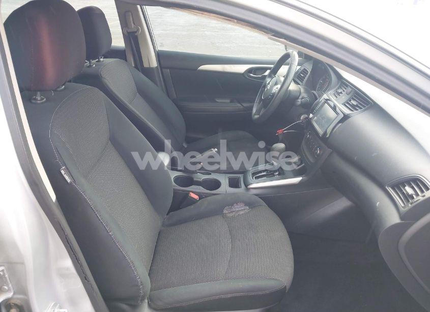 Photo 5 of 2019 Nissan Sentra S (VIN 3N1AB7AP8KY237625)