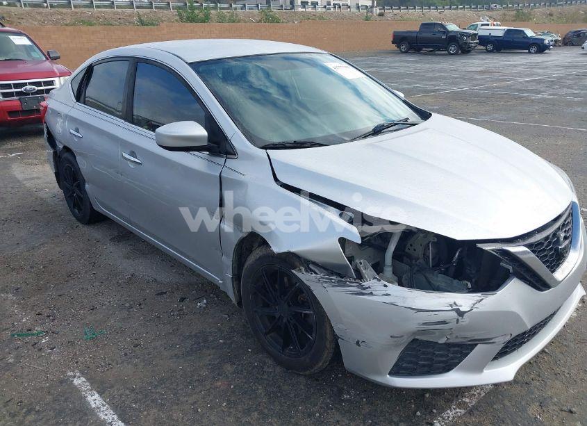 Photo 6 of 2019 Nissan Sentra S (VIN 3N1AB7AP8KY237625)