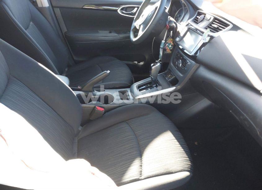 Photo 5 of 2019 Nissan Sentra SV (VIN 3N1AB7AP8KY259981)