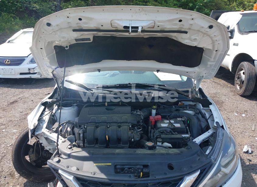 Photo 10 of 2019 Nissan Sentra SV (VIN 3N1AB7AP8KY302151)