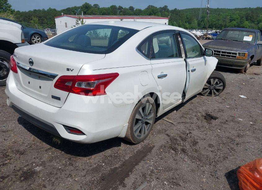 Photo 4 of 2019 Nissan Sentra SV (VIN 3N1AB7AP8KY302151)