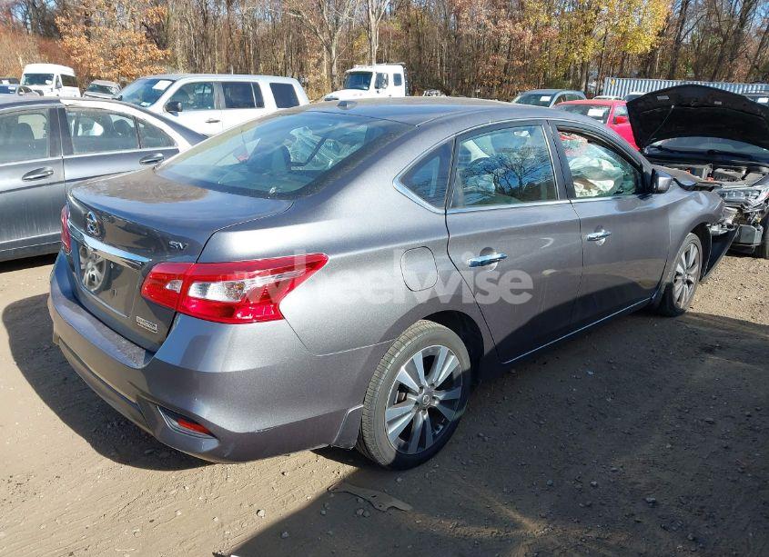 Photo 4 of 2019 Nissan Sentra SV (VIN 3N1AB7AP8KY305910)