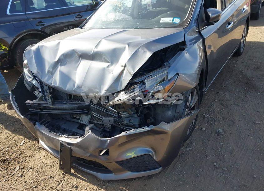 Photo 6 of 2019 Nissan Sentra SV (VIN 3N1AB7AP8KY305910)