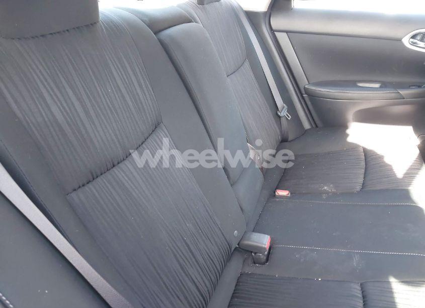 Photo 8 of 2019 Nissan Sentra SV (VIN 3N1AB7AP8KY305910)