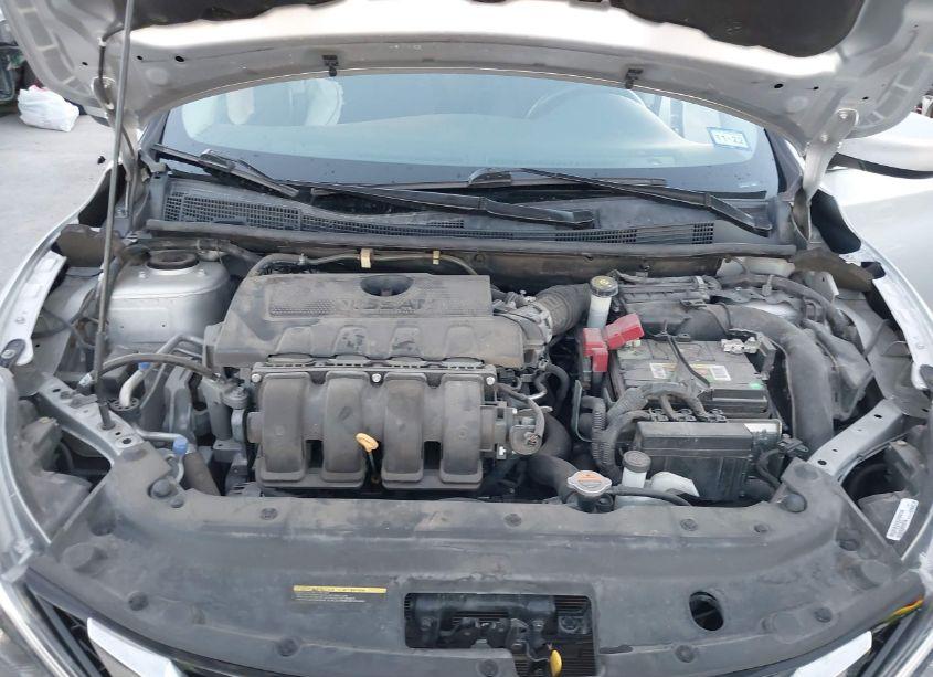 Photo 10 of 2019 Nissan Sentra SV (VIN 3N1AB7AP8KY305955)