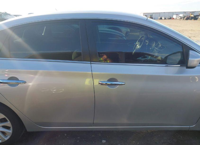 Photo 13 of 2019 Nissan Sentra SV (VIN 3N1AB7AP8KY317118)