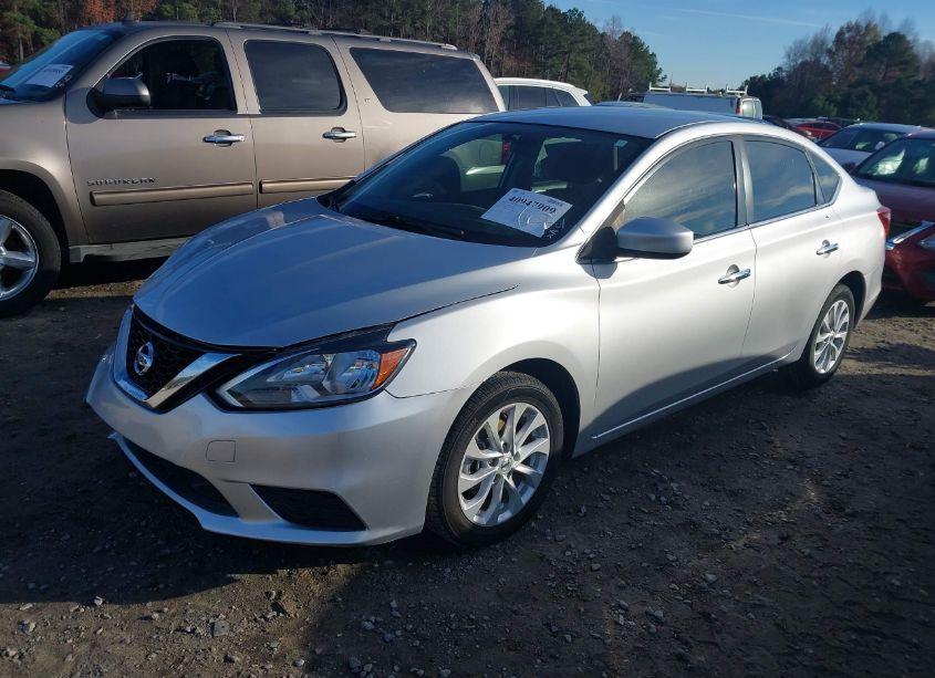 Photo 2 of 2019 Nissan Sentra SV (VIN 3N1AB7AP8KY317118)
