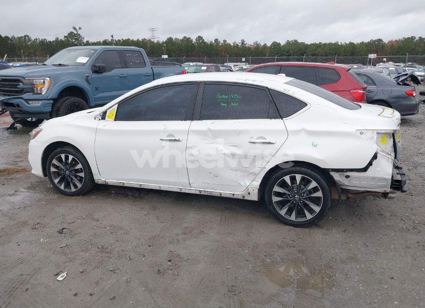 Photo 15 of 2019 Nissan Sentra SR (VIN 3N1AB7AP8KY320424)