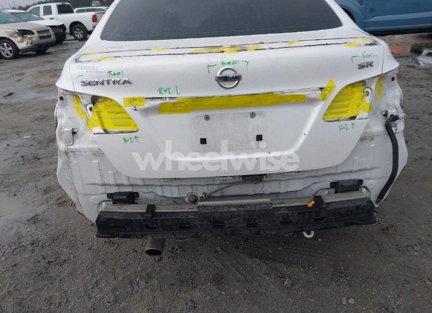 Photo 6 of 2019 Nissan Sentra SR (VIN 3N1AB7AP8KY320424)