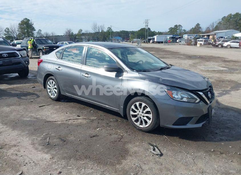 2019 Nissan Sentra SV (VIN 3N1AB7AP8KY321220) main photo