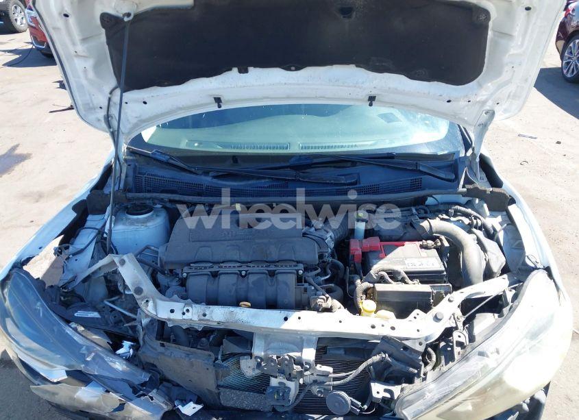 Photo 10 of 2019 Nissan Sentra SV (VIN 3N1AB7AP8KY323629)