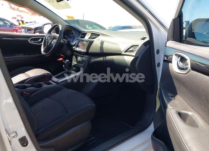 Photo 5 of 2019 Nissan Sentra SV (VIN 3N1AB7AP8KY323629)