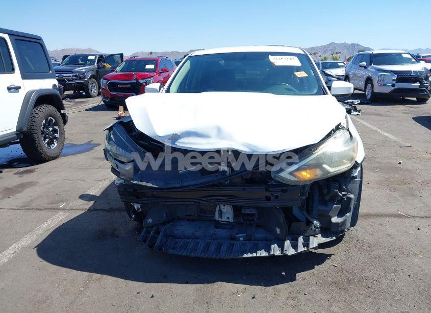 Photo 6 of 2019 Nissan Sentra SV (VIN 3N1AB7AP8KY323629)