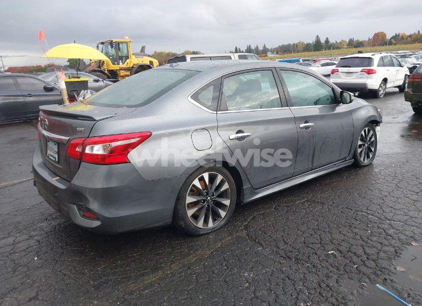 Photo 4 of 2019 Nissan Sentra SR (VIN 3N1AB7AP8KY344075)