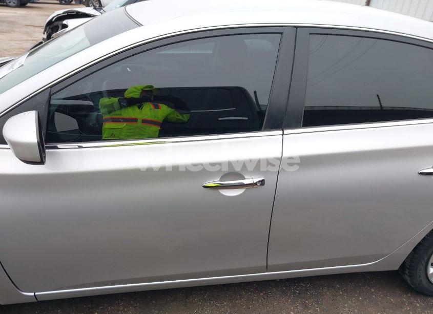 Photo 14 of 2019 Nissan Sentra S (VIN 3N1AB7AP8KY359580)