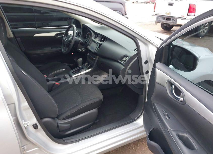 Photo 5 of 2019 Nissan Sentra S (VIN 3N1AB7AP8KY359580)