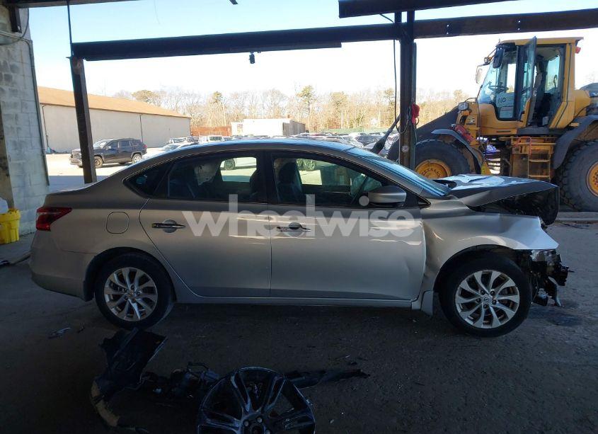 Photo 13 of 2019 Nissan Sentra SV (VIN 3N1AB7AP8KY366755)