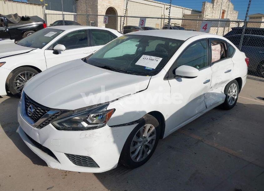 Photo 2 of 2019 Nissan Sentra SV (VIN 3N1AB7AP8KY376802)