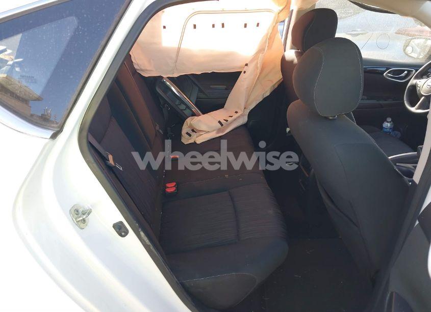 Photo 8 of 2019 Nissan Sentra SV (VIN 3N1AB7AP8KY376802)