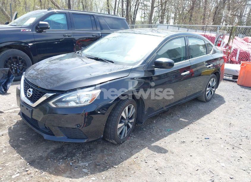 Photo 2 of 2019 Nissan Sentra SV (VIN 3N1AB7AP8KY377089)