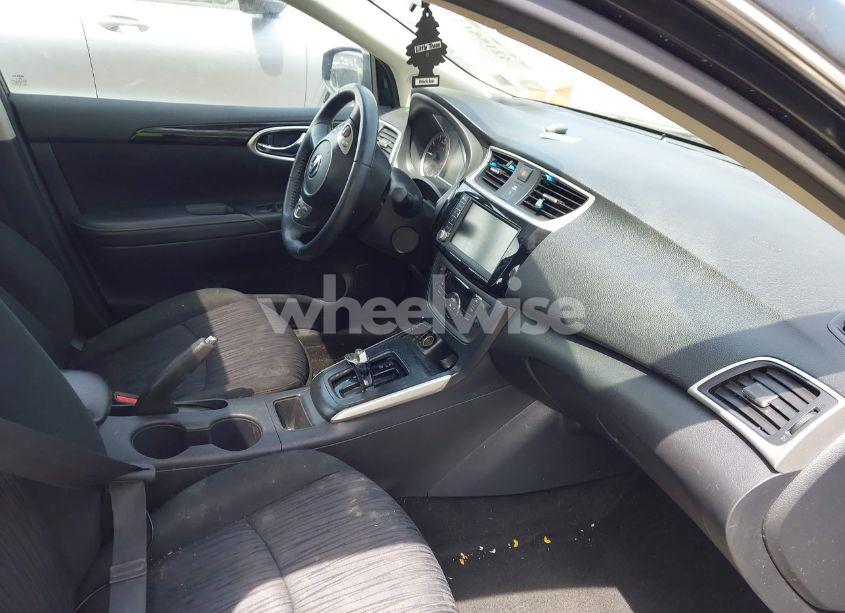 Photo 5 of 2019 Nissan Sentra SV (VIN 3N1AB7AP8KY377089)