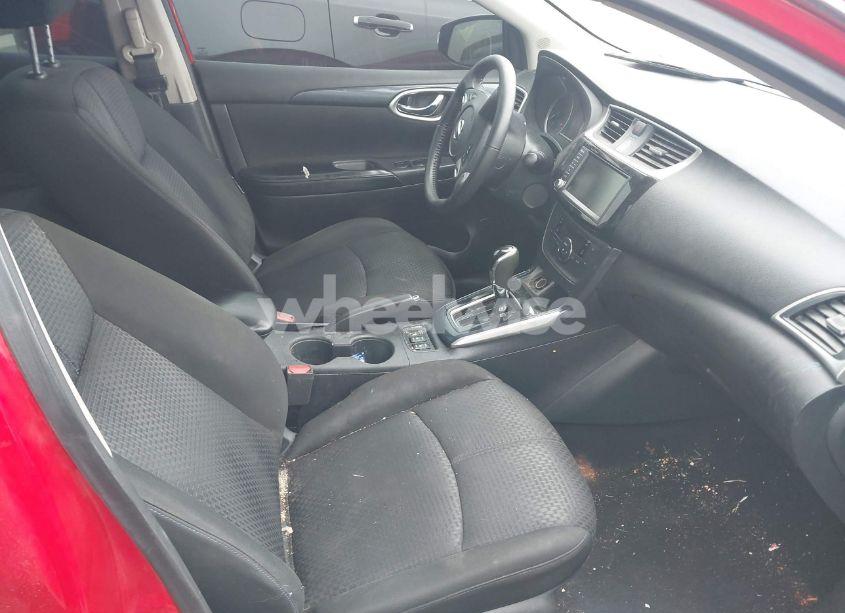 Photo 5 of 2019 Nissan Sentra SR (VIN 3N1AB7AP8KY377416)