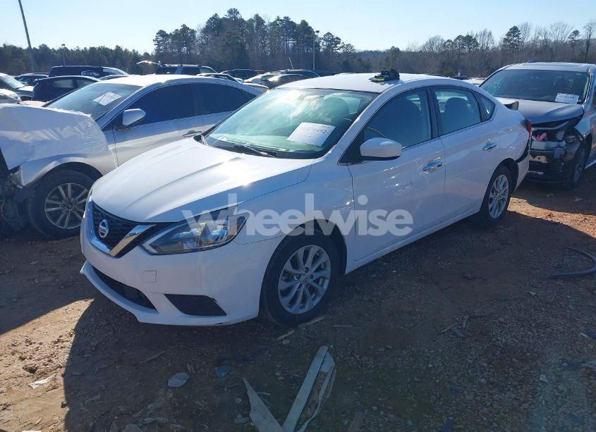 Photo 2 of 2019 Nissan Sentra SV (VIN 3N1AB7AP8KY379747)