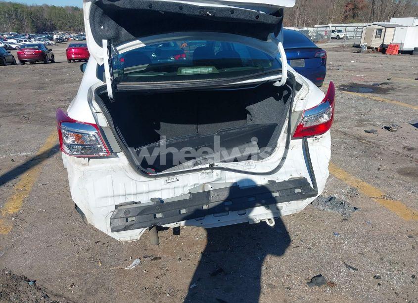 Photo 6 of 2019 Nissan Sentra S (VIN 3N1AB7AP8KY384754)