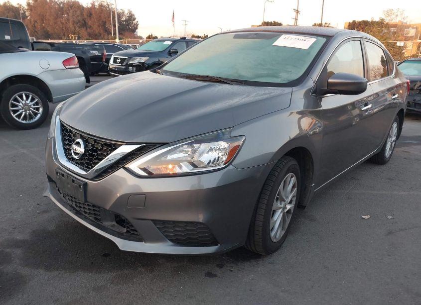 Photo 2 of 2019 Nissan Sentra SV (VIN 3N1AB7AP8KY389727)