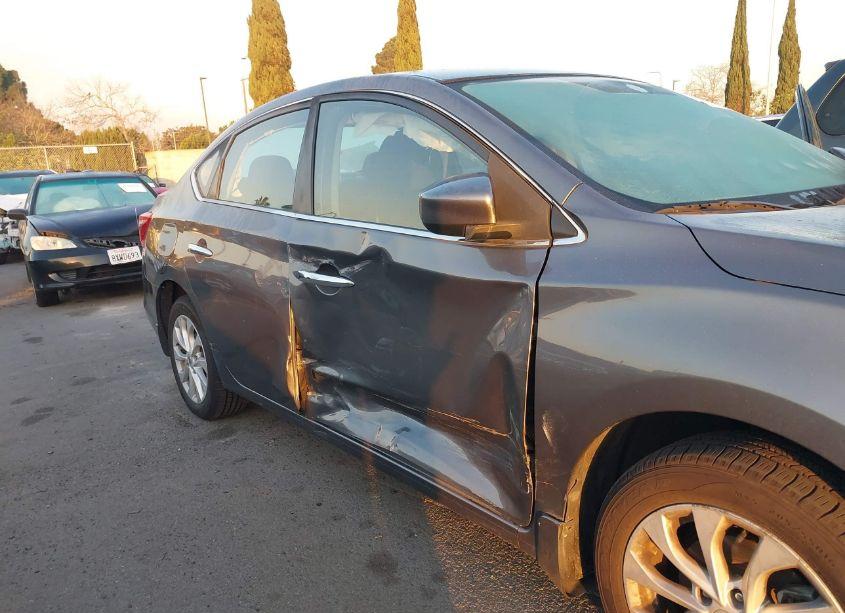 Photo 6 of 2019 Nissan Sentra SV (VIN 3N1AB7AP8KY389727)