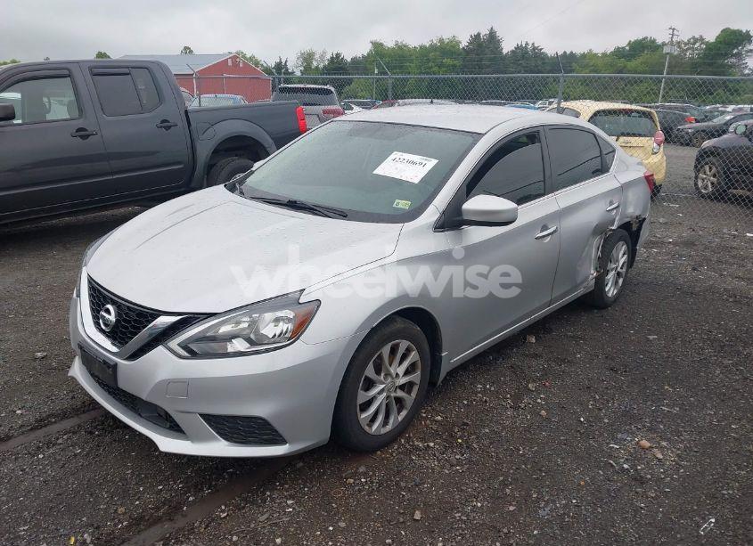 Photo 2 of 2019 Nissan Sentra SV (VIN 3N1AB7AP8KY392790)