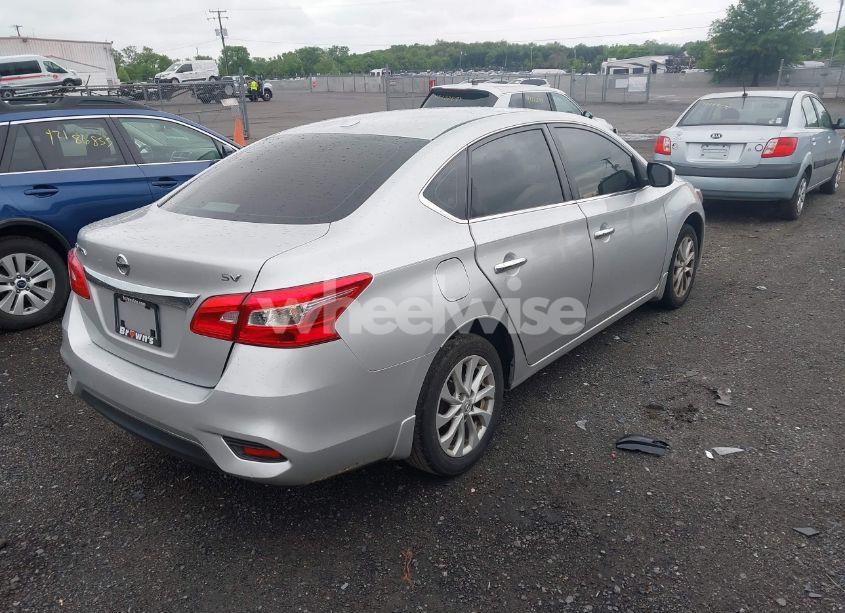 Photo 4 of 2019 Nissan Sentra SV (VIN 3N1AB7AP8KY392790)