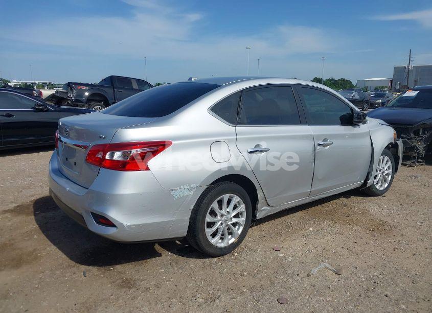Photo 4 of 2019 Nissan Sentra SV (VIN 3N1AB7AP8KY393499)